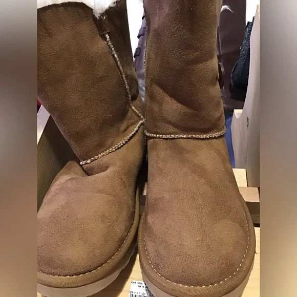 UGG Classic Brown Suede Winter Boots - Picture 3 of 9